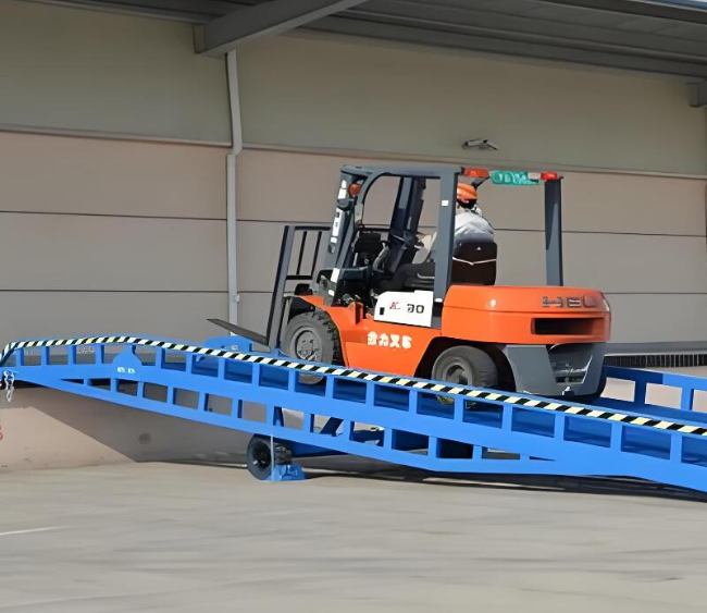 城子河移动式卸货平台（叉车用）